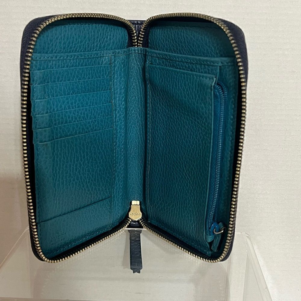Authentic Gucci Pebbled Leather Wallet - Picture 6 of 9